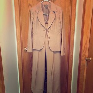 Women’s Ann Taylor suit coat and pants
